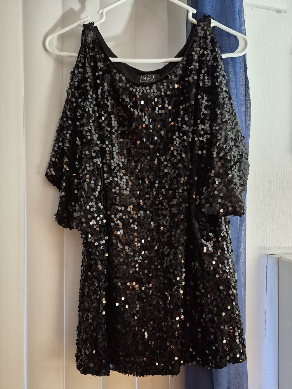 Adrianna Papell Black Sequin Cold-Shoulder Blouse. SIZE XL. GOOD USED CONDITION